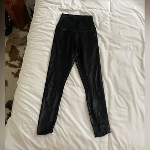 Alo Shiny Leggings - High waisted 7/8th length